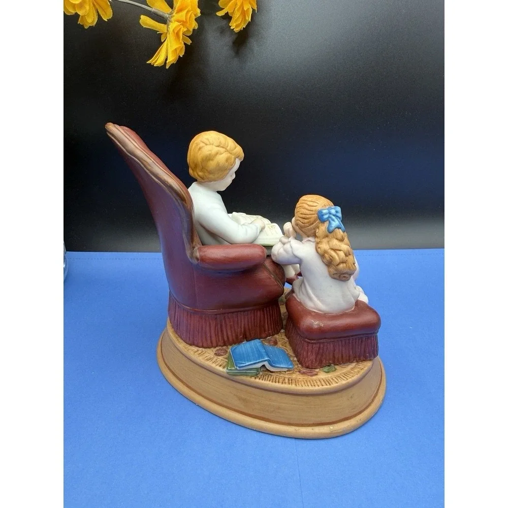 Avon Enjoying the Night Before Christmas Figurine 3rd Edition Christmas Memories
